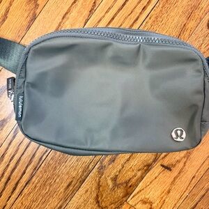 Lululemon Athletic Everywhere Belt Bag 1L. Color: Grey Sage